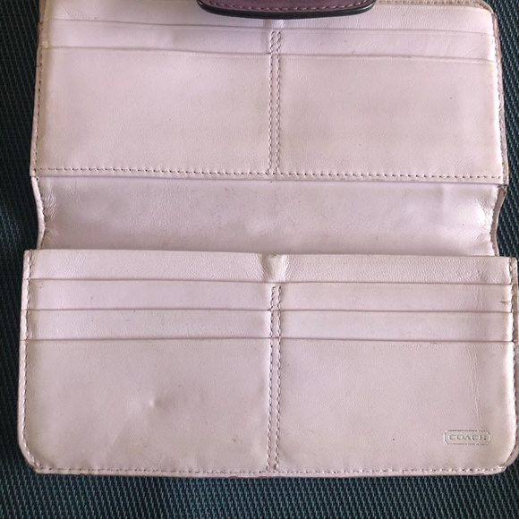 Authentic COACH wallet - Picture 3 of 3